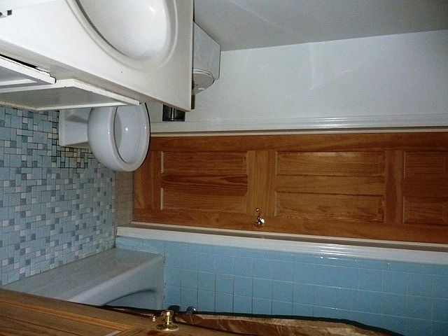 2nd image of 225 Cecil Ave