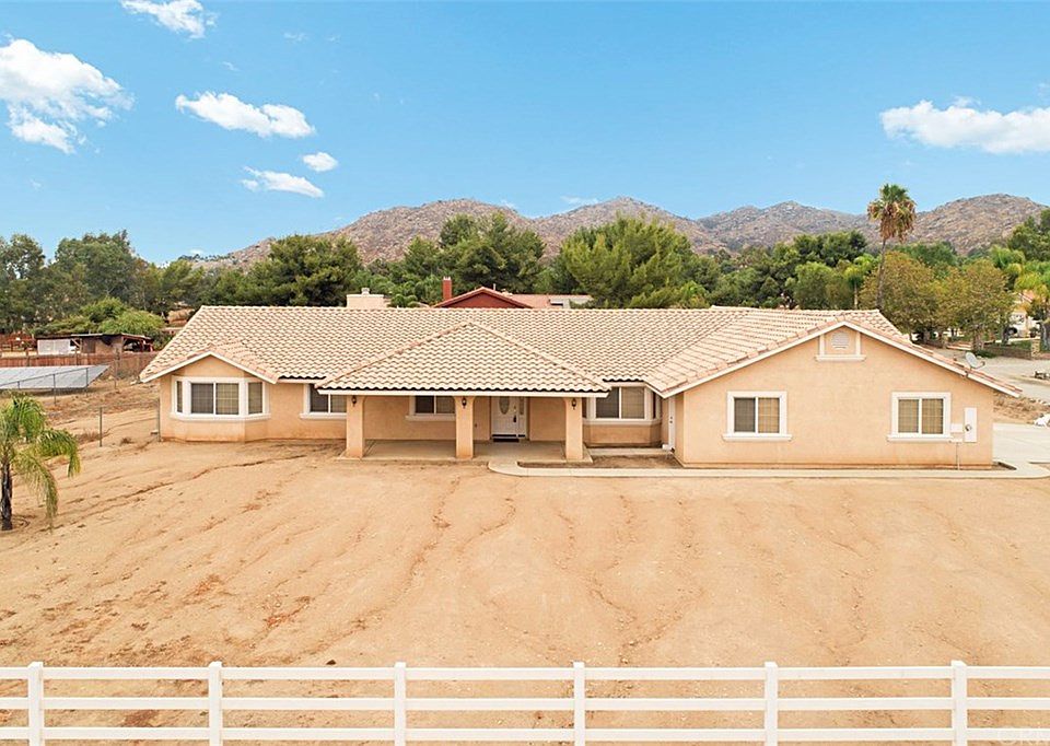1st image of 25455 Charina Ln