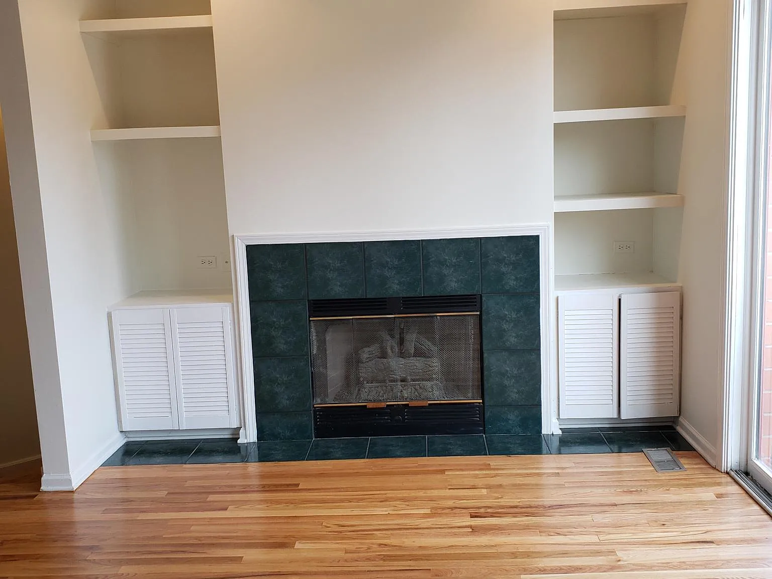 3 bed, 1586 sqft, $3,999 — Photo 4