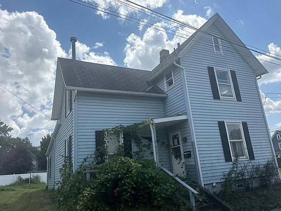 3rd image of 617 Pike Ave SW