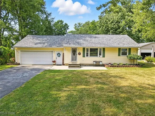 2011 E 52nd St, Ashtabula, OH 44004