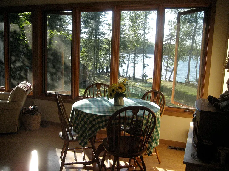3703 Lindseth Dr NE — Photo 3