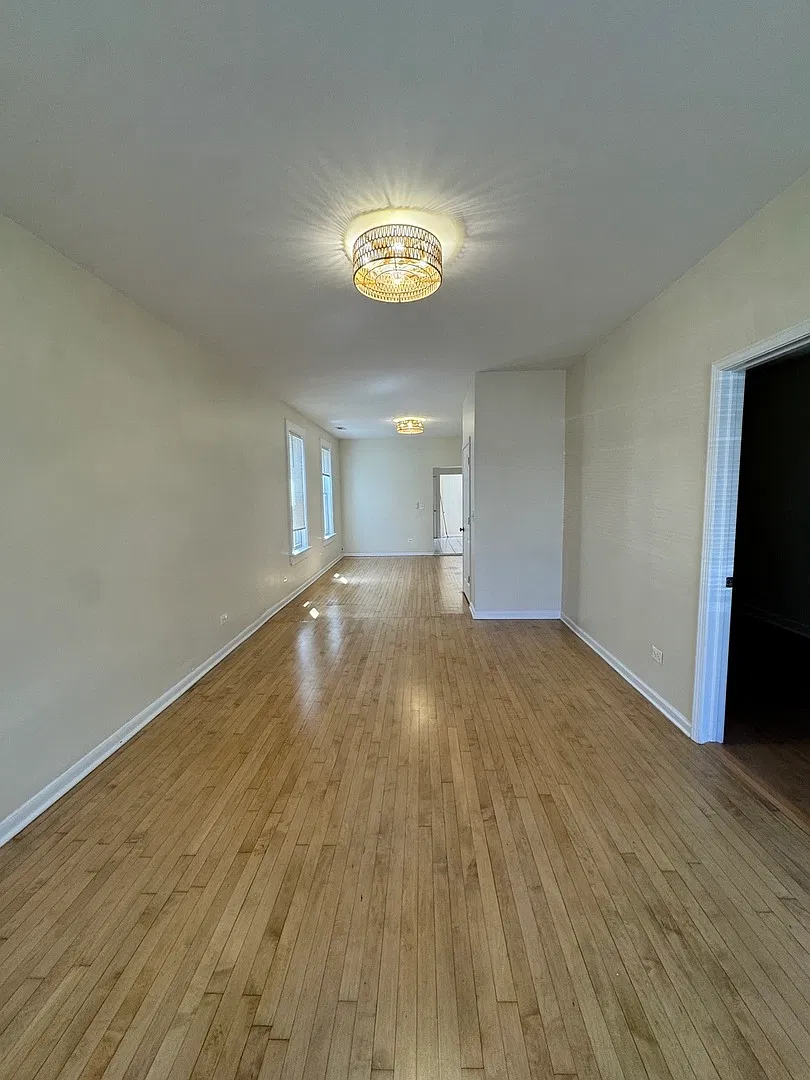 3 bed, 1300 sqft, $2,500 — Photo 2