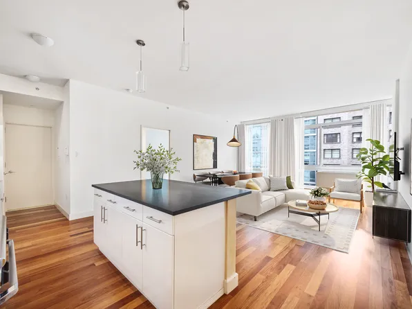 212 East 57th Street image 1 of 7