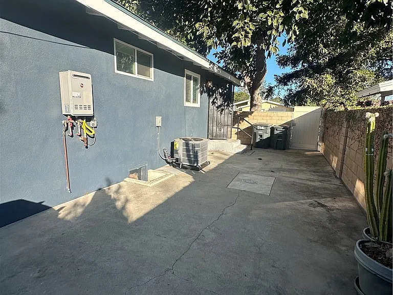 514 E Chalynn Cir — Photo 23