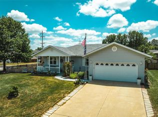 1304 Linda Cir, Lebanon, MO 65536