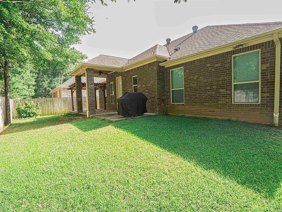 2nd image of 102 Ball Park Dr