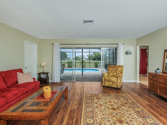 3rd image of 25267 Puerta Dr