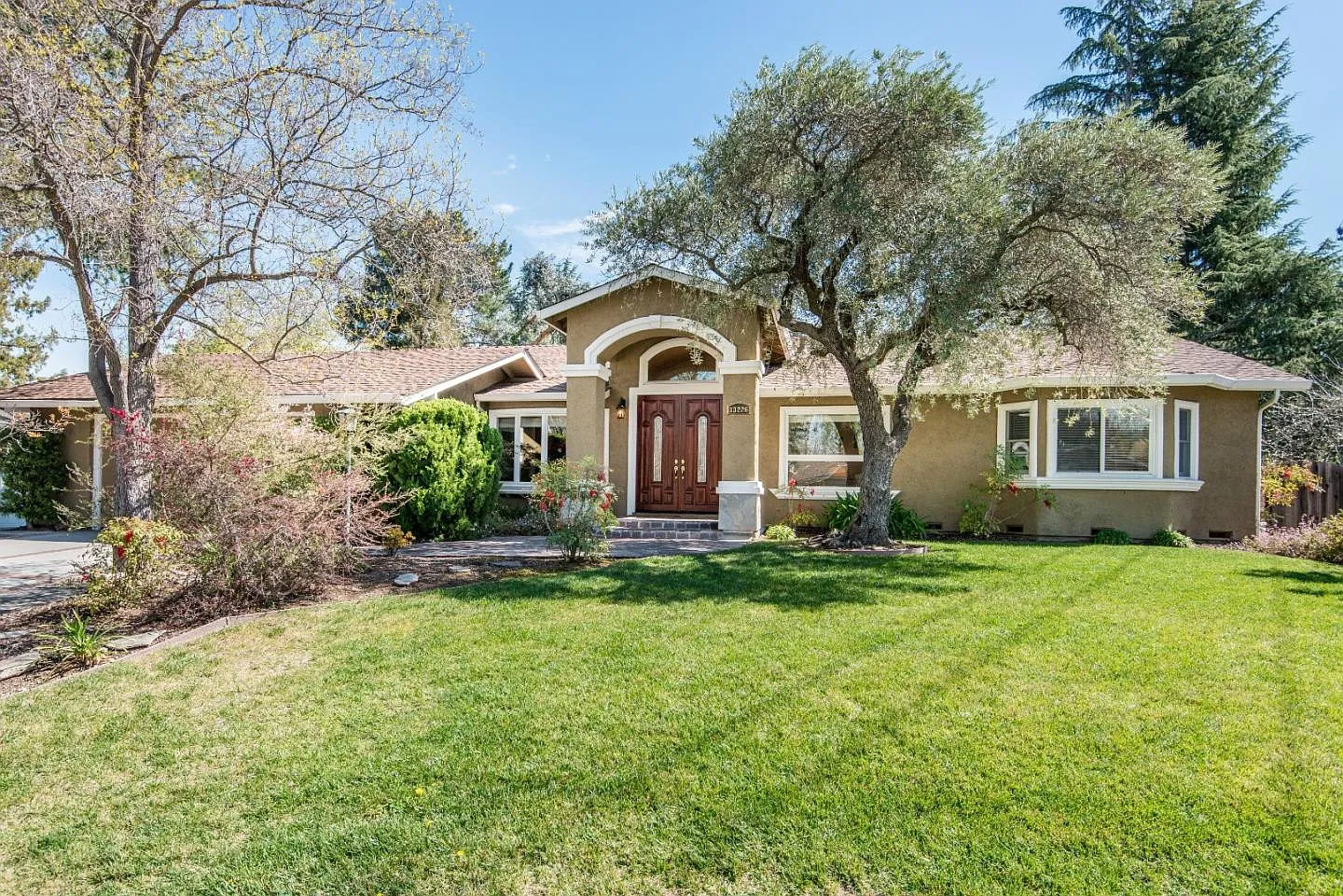 13226 Glen Brae Dr photo 1