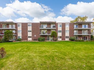 5540 Walnut Ave APT 33A, Downers Grove, IL 60515