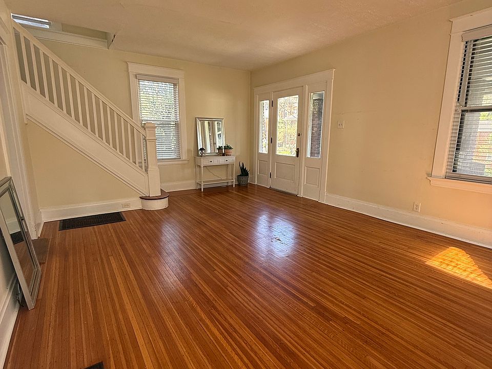 1st image of 1011 Delta Ave