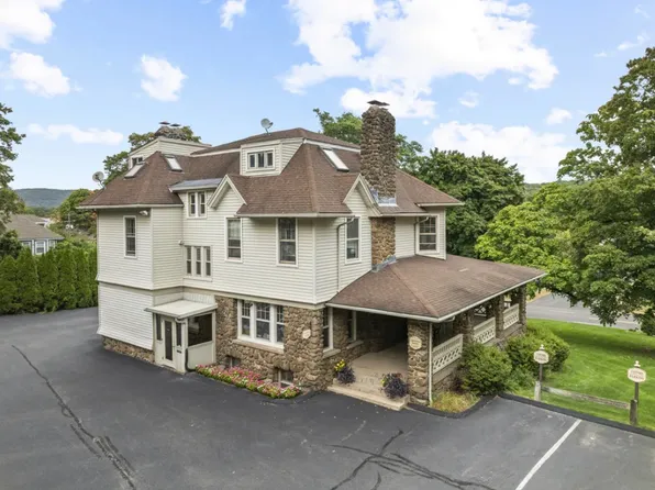 2750 Whitney Ave #1, Hamden, CT 06518