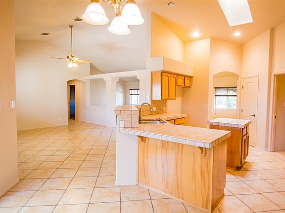 5th image of 3827 S Kerley Dr