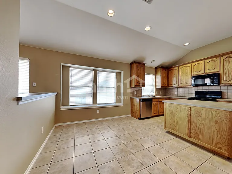 8820 Sunset Trace Dr — Photo 5
