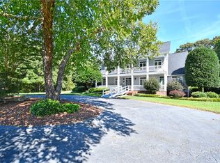 320 Richwood Down Dr, Laurens, SC 29360