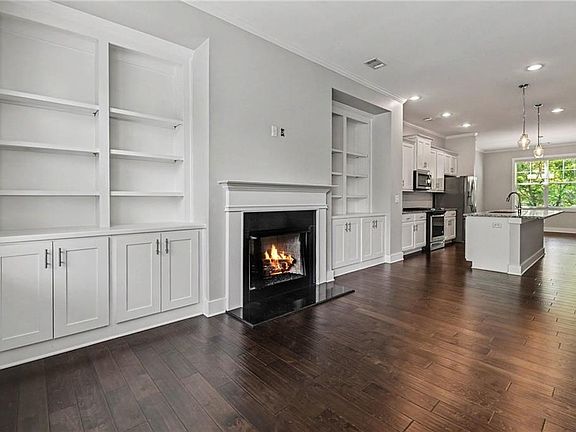 5th image of 2178 Colvin Ct