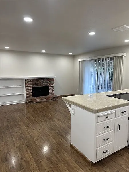 4 bed, 2.0 bath, 1552 sqft, $2,295 — Photo 4
