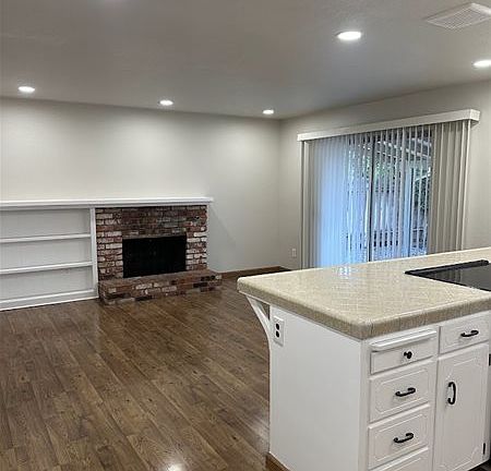 4th image of 2500 Tallent Dr