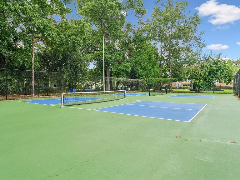 Sawgrass Apartments — Photo 5