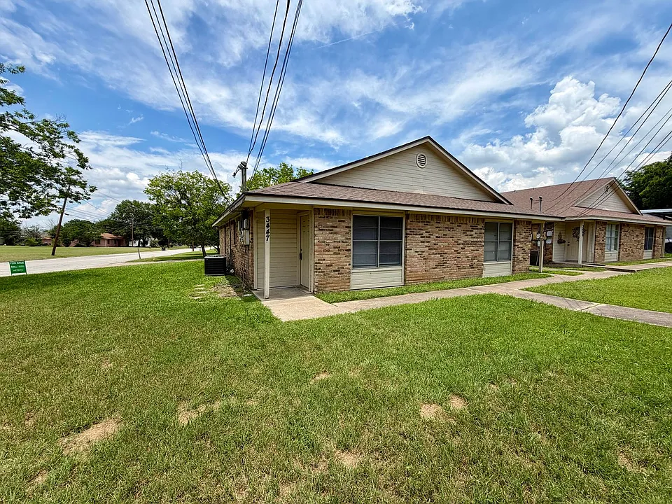 3447 Pewitt Dr