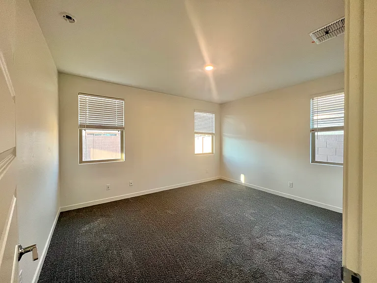 9214 W Roma Ave — Photo 12