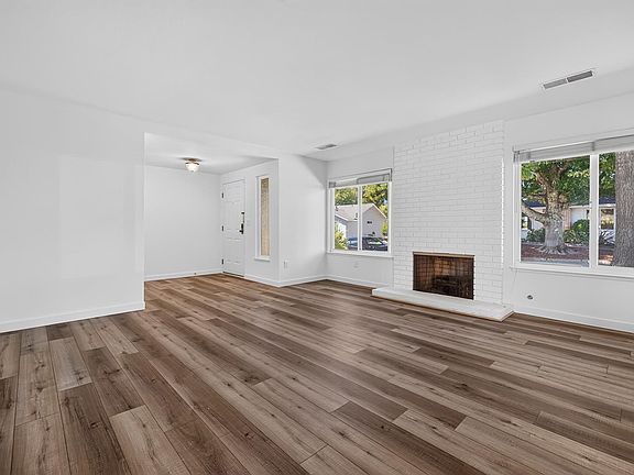 4th image of 170 Mountain Vista Circle