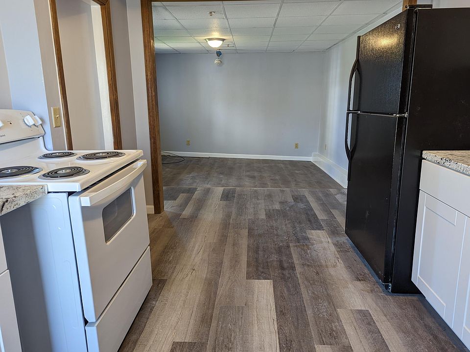 2nd image of 646 Main Rd N #1D