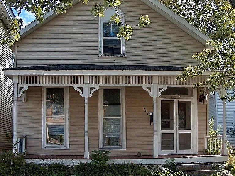 1st image of 905 N 10th St