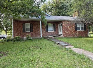 2 Kaskaskia Ave, Fayetteville, IL 62258