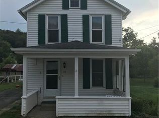 90 Arch St, Creekside, PA 15732