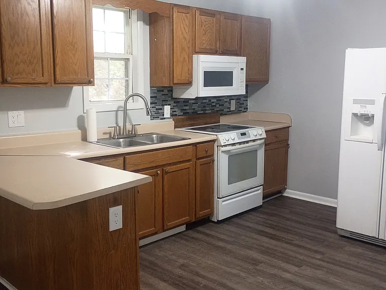 182 Wilcox Dr #6 — Photo 9
