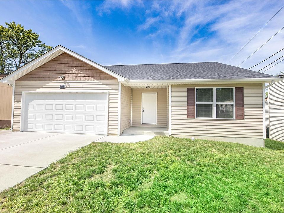 2nd image of 205 Harvest Dr