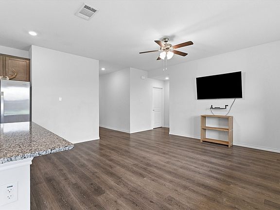 3rd image of 618 Cool Canyon Trl