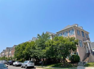 24905 Earlsford Dr, Chantilly, VA 20152