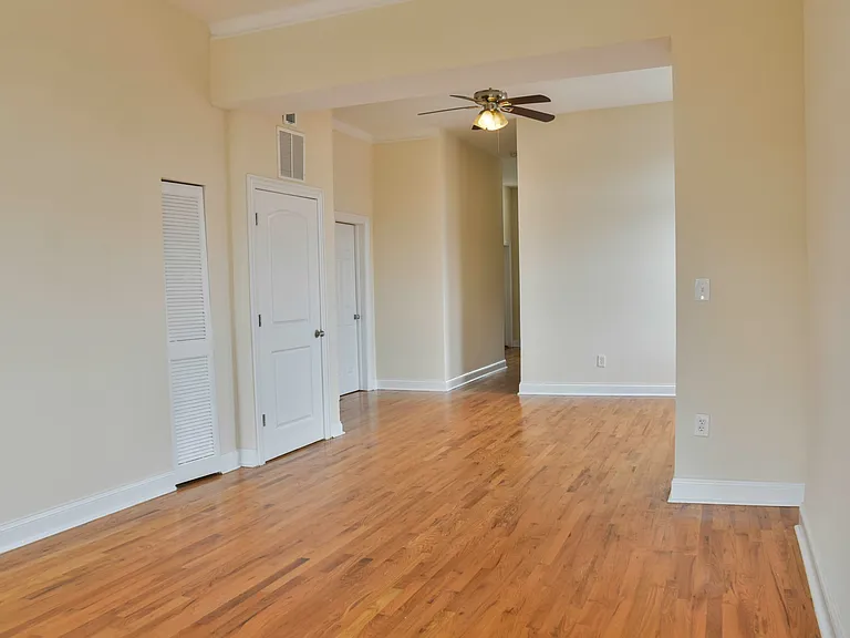 3350 N Sheffield Ave #2 — Photo 3