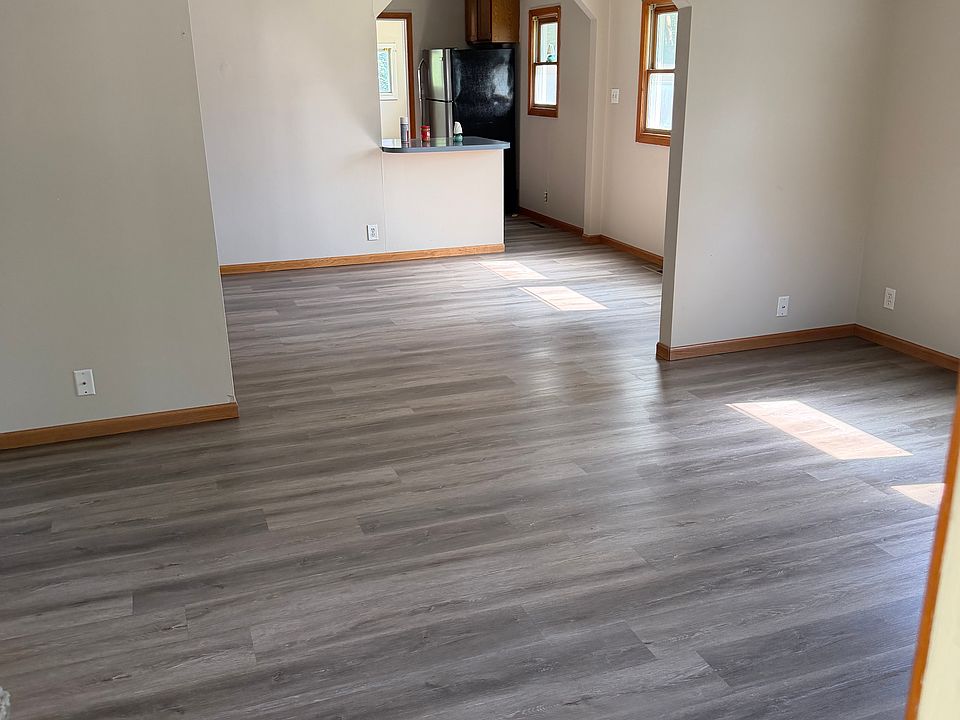 1st image of 924 SW Macvicar Ave