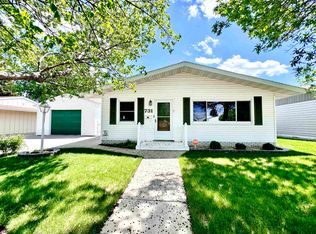 731 19th Ave SW, Minot, ND 58701
