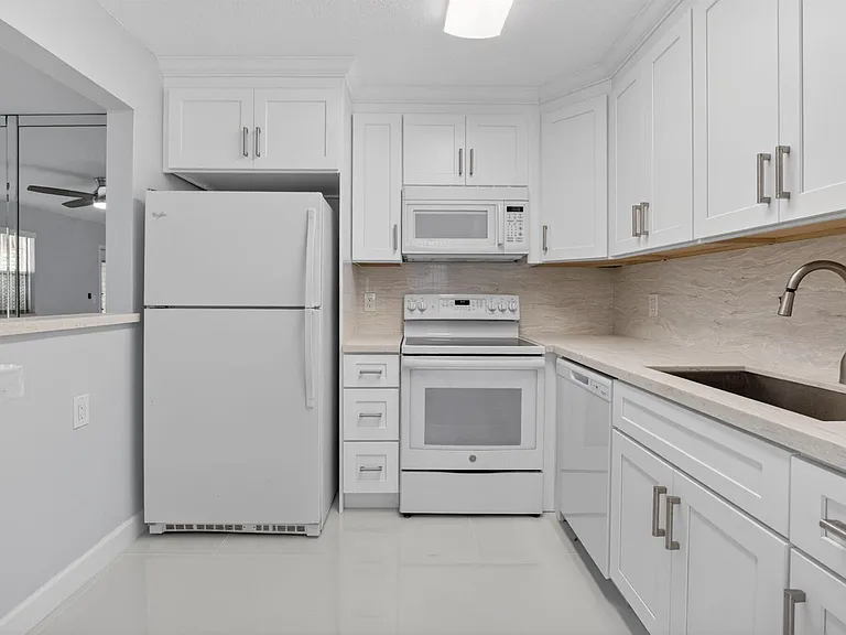 11 Brittany Ave #A — Photo 14