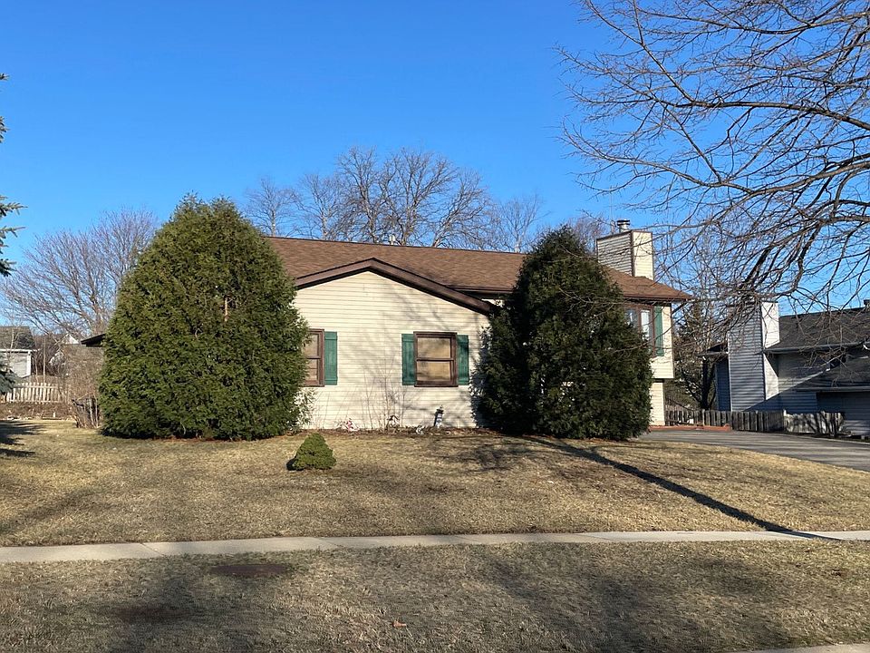 690 Penn Blvd, Lindenhurst, IL 60046 | Zillow