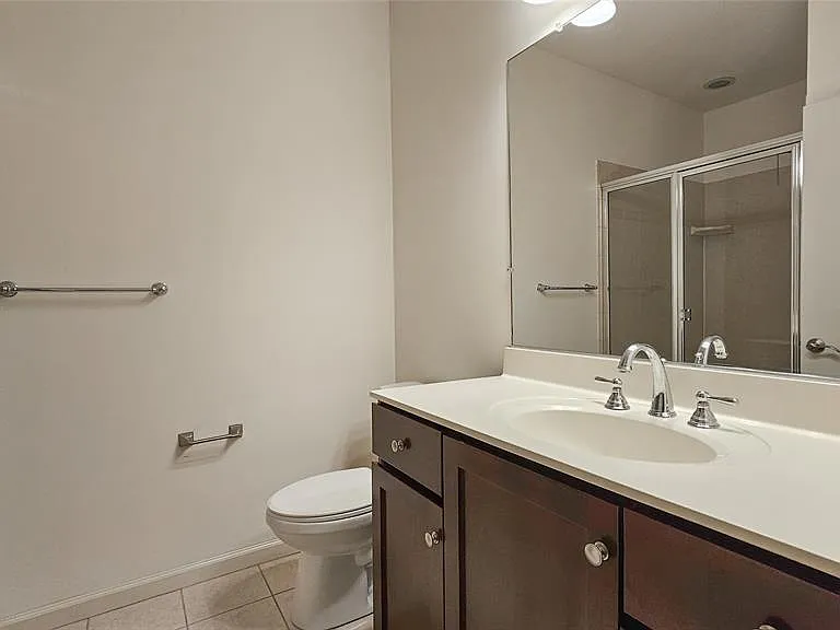 105 Canter Ct — Photo 4
