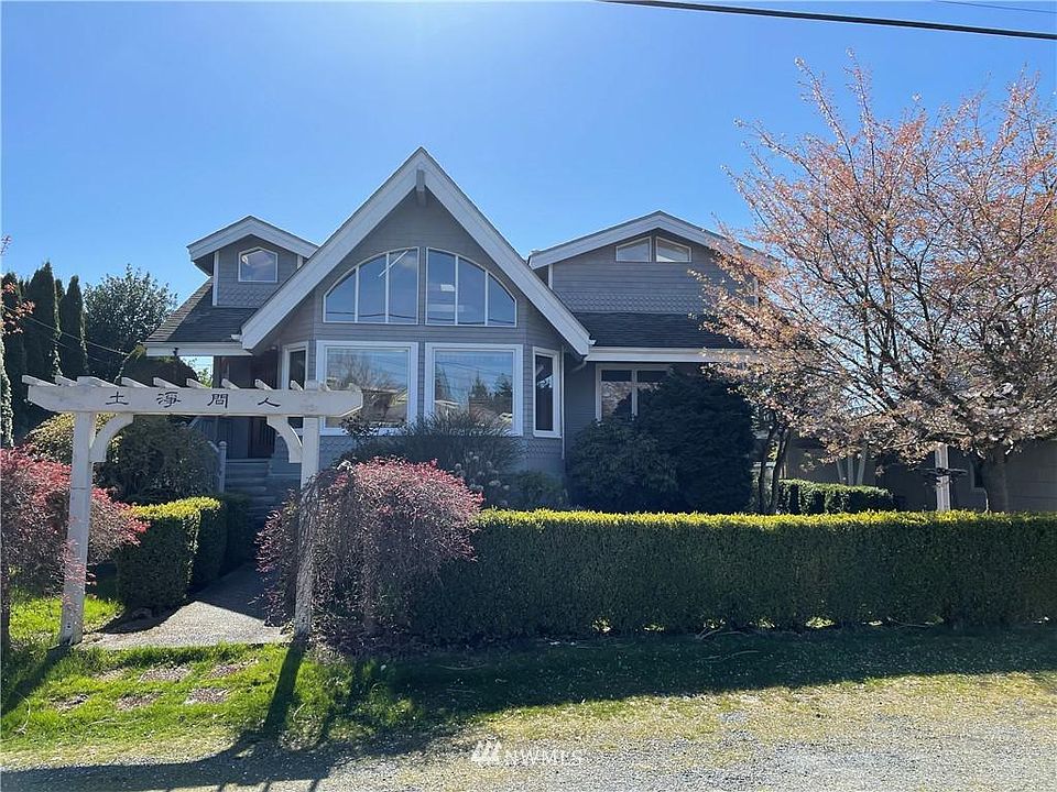 1st image of 411 13th Ave W