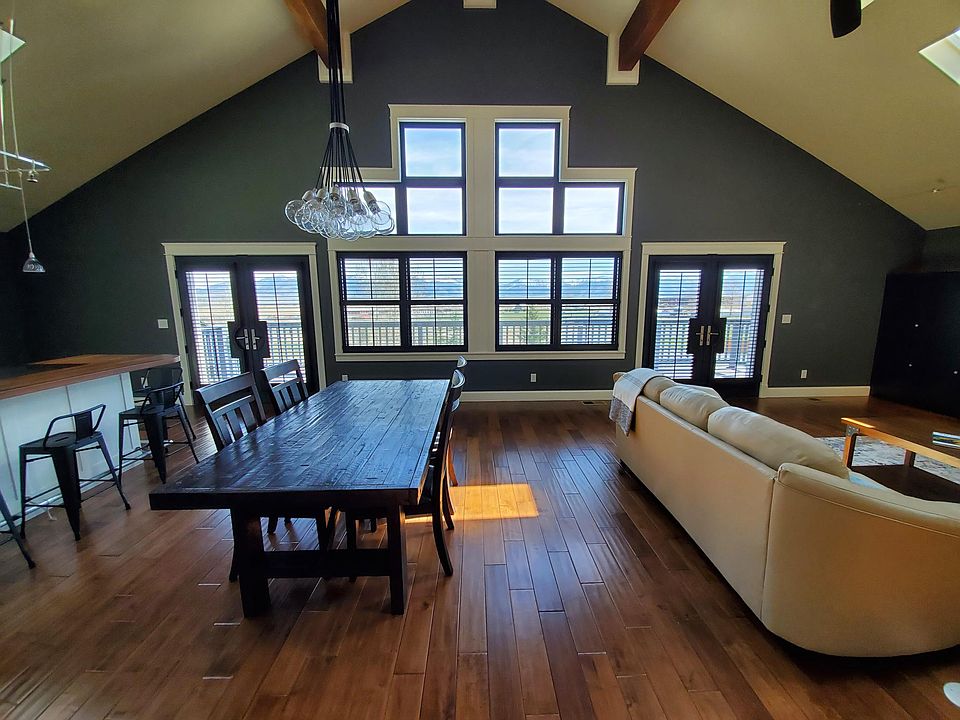 1st image of 379 Briar Pl #2
