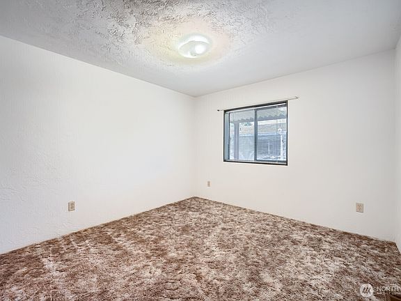3rd image of 3611 NE I St #207