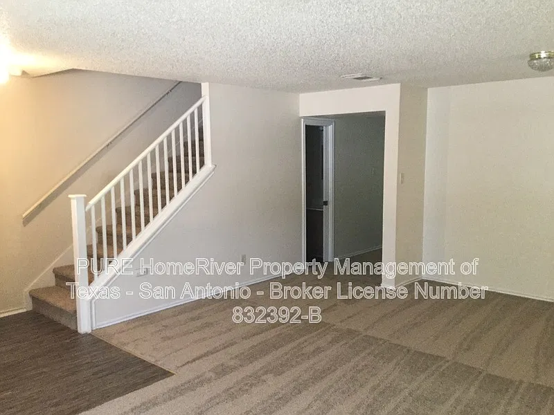 4 bed, 2.0 bath, 2569 sqft, $1,950 — Photo 2