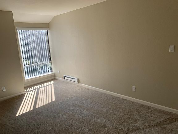 5th image of 2076 Lucretia Ave #210