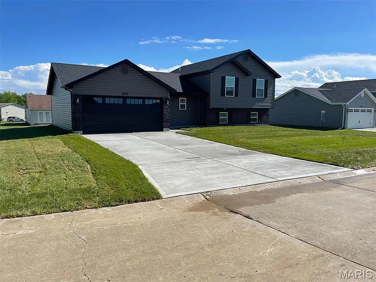 307 Meriadoc Ln — Photo 2