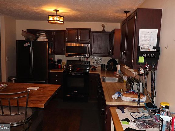 4th image of 29553 Arlington Ct
