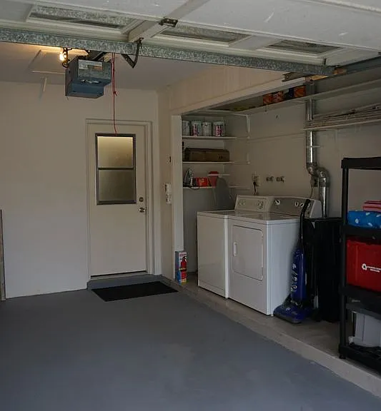 1877 Southpointe Dr — Photo 17