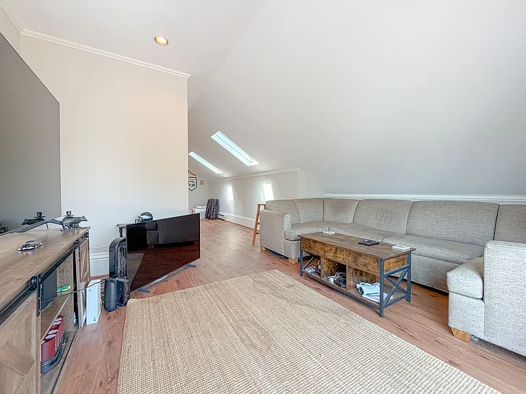 168 Danforth St #3 — Photo 23