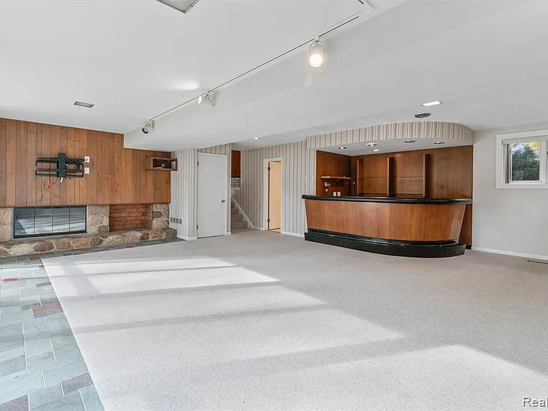 4966 Whispering Pine Ln — Photo 28
